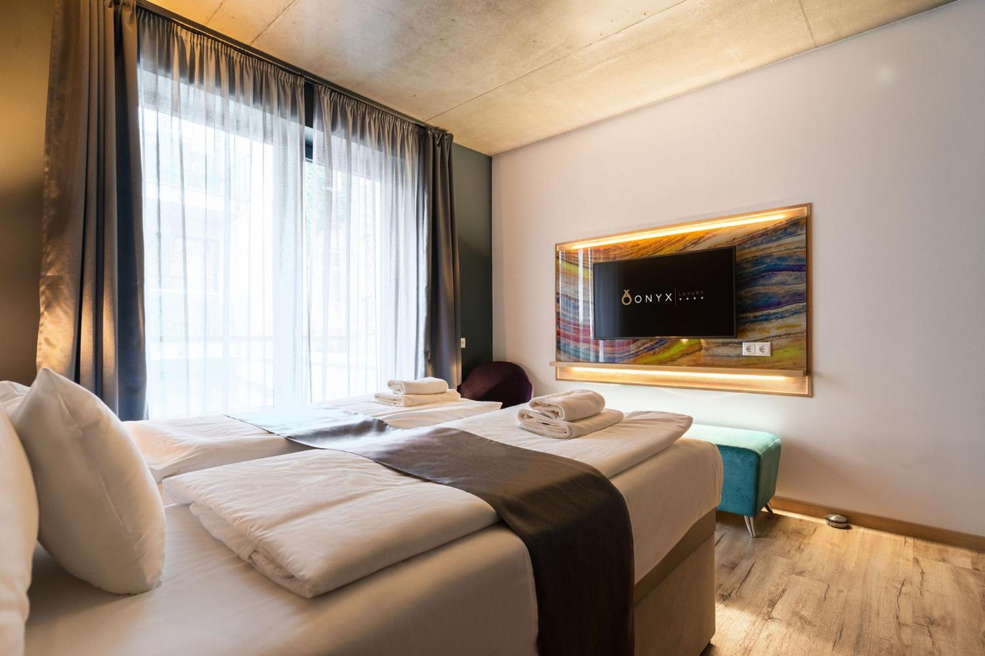 Onyx Luxury Budapest Exteriör bild