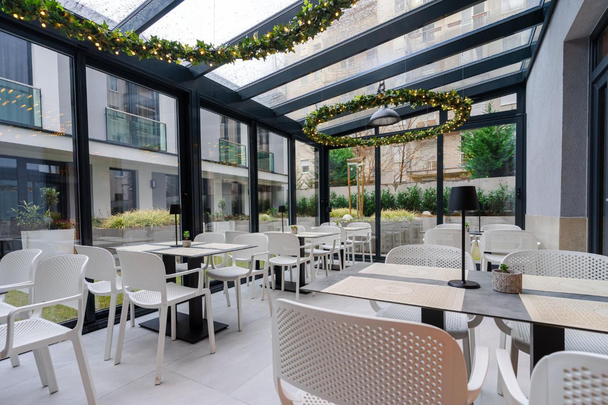 Onyx Luxury Budapest Exteriör bild